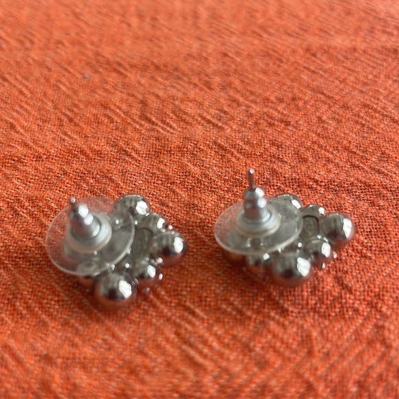 CHANEL Two-Tone Crystal Square Stud Earrings - Picture 4 of 5